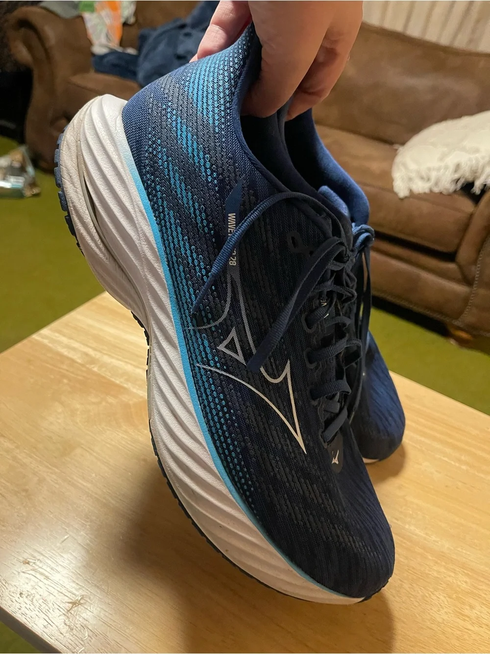 Mizuno Wave Rider 28, Blue/White Men’s Size 13 Running